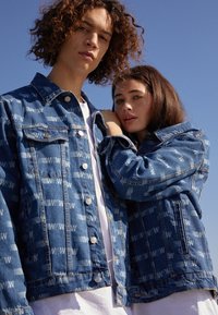 YOURTURN WINCENT WEISS UNISEX - Casaco de ganga - blue denim