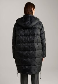 JOOP! STEPP IN GEMUSTERT - Wintermantel - schwarz