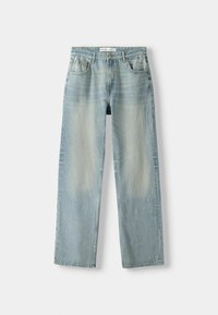 Ljusblå denimjeans med rak skärning, som har en blekt finish, fem fickor och en knappstängning i midjan.