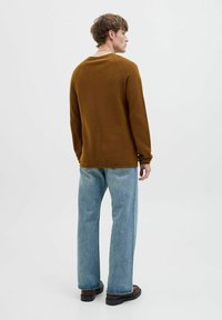 Jack & Jones JJEHILL CREW NECK  - Trui - monks robe