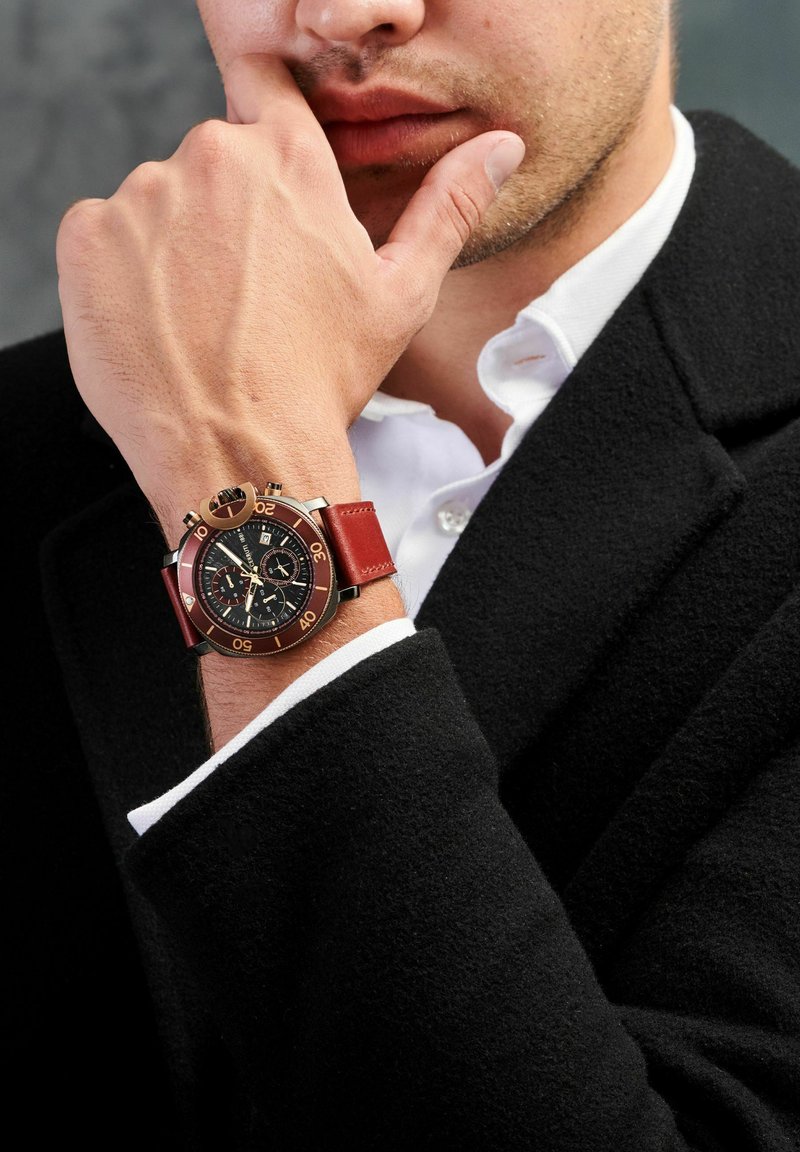 Cerruti 1881 Pulkstenis ar hronogrāfu - black red