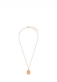 Roze gouden ketting met een ovale hanger met een gegraveerd ontwerp. De ketting is delicaat met kleine, gelijkmatig verdeelde schakels en een sluiting.