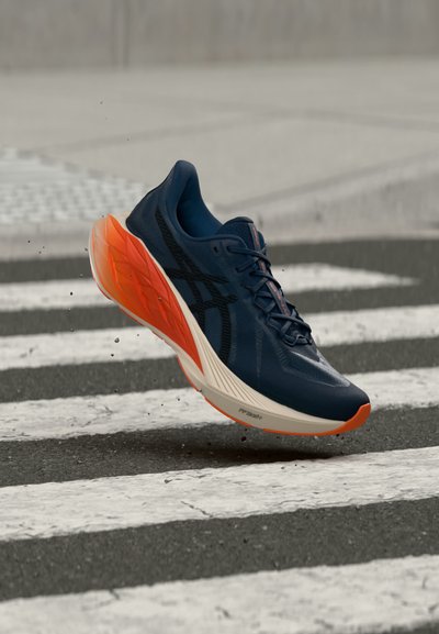 ASICS DYNABLAST 6