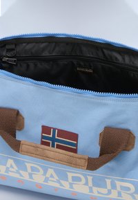 Napapijri BERING - Resväska - blue ashleigh