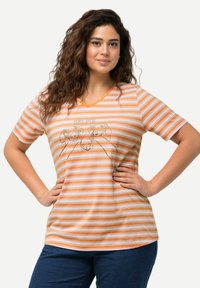 Ulla Popken STRIPED ANIMAL GRAPHIC - T-shirt print - apricot