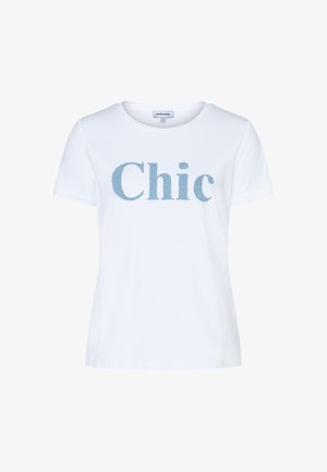 Wit katoenen T-shirt met een blauwe, gestructureerde print van het woord "Chic" aan de voorkant. Standaard ronde hals en korte mouwen.