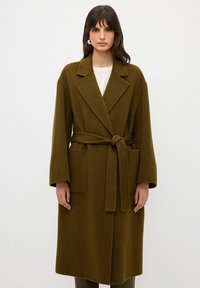 Unausgewählt, khaki
