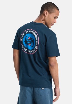 - T-shirt z nadrukiem