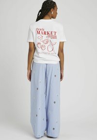 BZB RAYÉ BRODÉ - Pantalon classique - bleu moyen