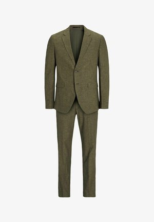 Costume vert olive en tissu texturé. Comprend un blazer à un bouton et un pantalon droit avec poches latérales. Coupe moderne.