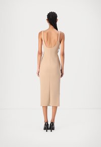 Bec + Bridge KARINA TUCK - Vestito elegante - camel