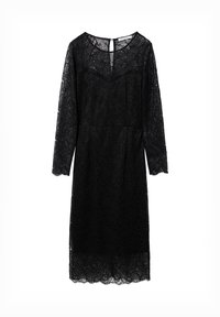Rochie neagră din dantelă, cu mâneci lungi, decolteu rotund, corset strâmt și fustă evazată, având modele florale complicate și tiv ondulat.