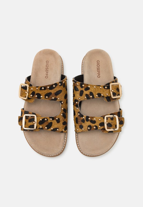 GUENTHER - Slippers4