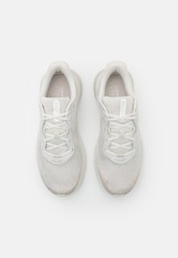 Under Armour HOVR TURBULENCE 2 - Hardloopschoenen voor op de weg - summit white/white