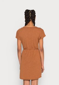 JDY Robe de jour - metallic red