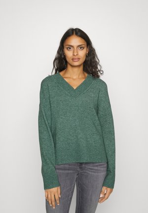 V NECK DROPPED SHOULDERS - Svetr - green bamboo