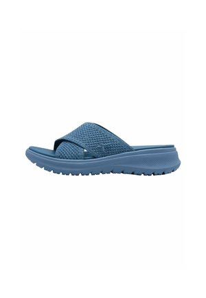 Blauwe slide-sandalen met een gestructureerd kruisriemontwerp, zacht materiaal en een dikke, robuuste zool voor grip.