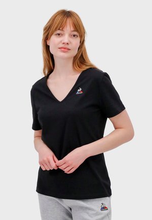 ESSENTIELS - Camiseta básica - black