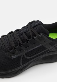 Nike Performance Chaussures de running sur route - black
