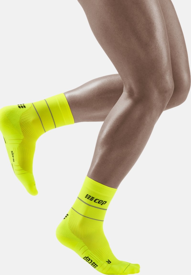 CEP REFLECTIVE MID CUT SOCKS MEN - MADE IN GERMANY - Calze sportive - neon yellow
