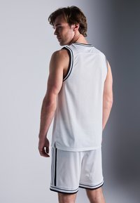 Pier One Sport MESH BASKETBALL VEST WITH CONTRAST PIPING - Top - off-white
