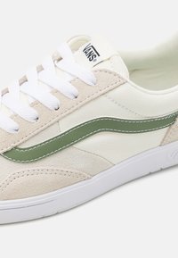 Vans CRUZE TOO CC UNISEX - Tenisice - marshmallow