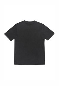Sort kortærmet t-shirt med rund hals. Glat tekstur og lige skærede kanter, prydet med et minimalistisk design uden synlige logoer eller accenter.