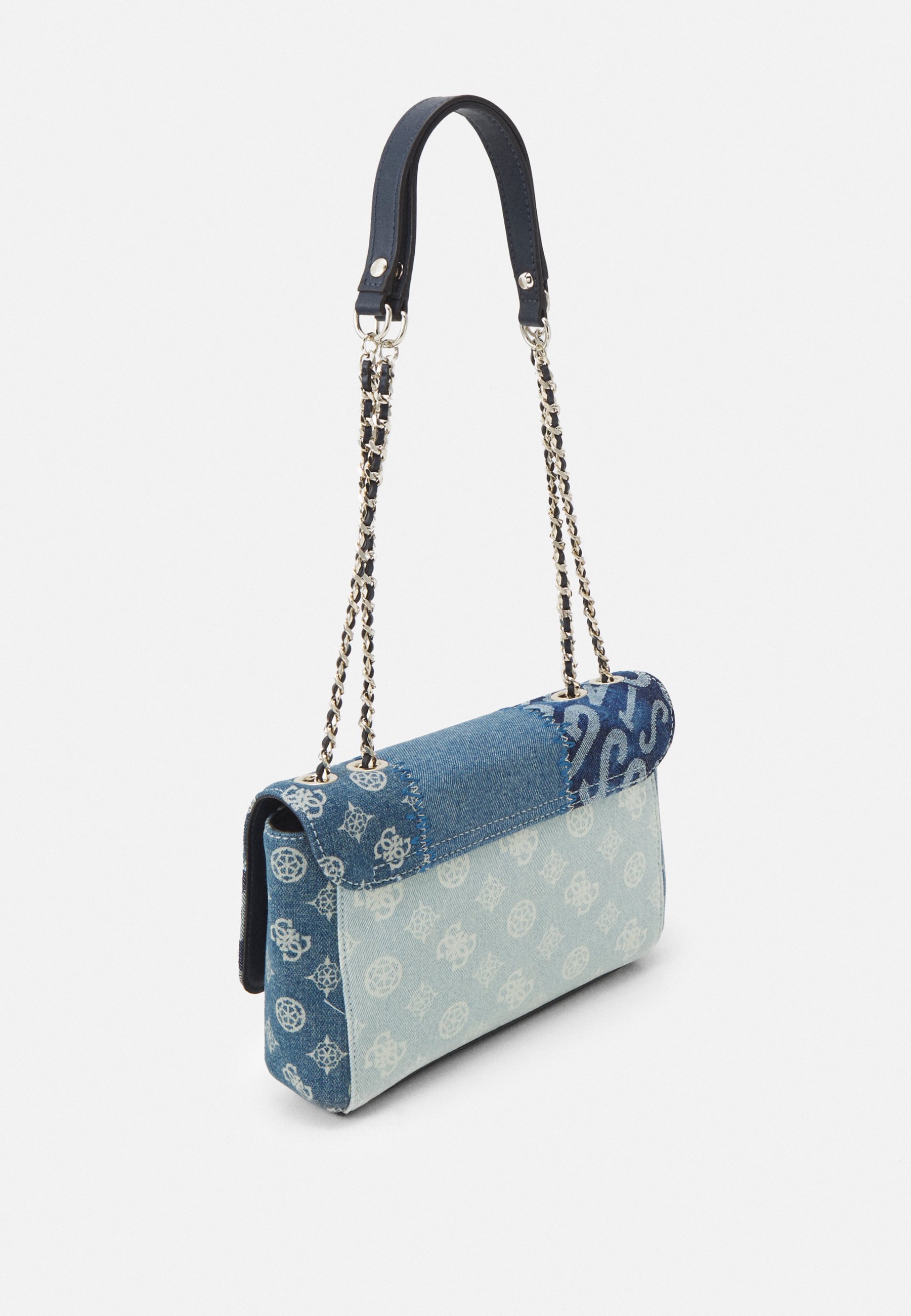 Guess CESSILY CONVERTIBLE XBODY FLAP 