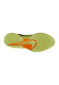 Suola di scarpa con gomma testurizzata in verde e arancione, caratterizzata da un design dinamico e motivi esagonali per trazione e supporto.