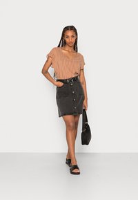 JDY JDYSTARR LIFE V NECK   - Blusa - lion/sandshell