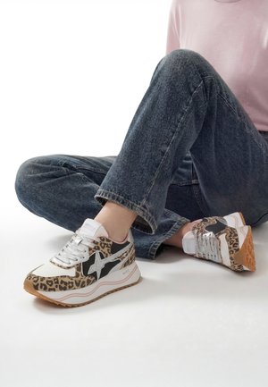W6YZ, DEVA - Sneakers laag - braun-schwarz