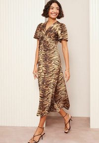 Friends Like These REGULAR FIT RUCHED FRONT MIDI - Jerseykleid - brown