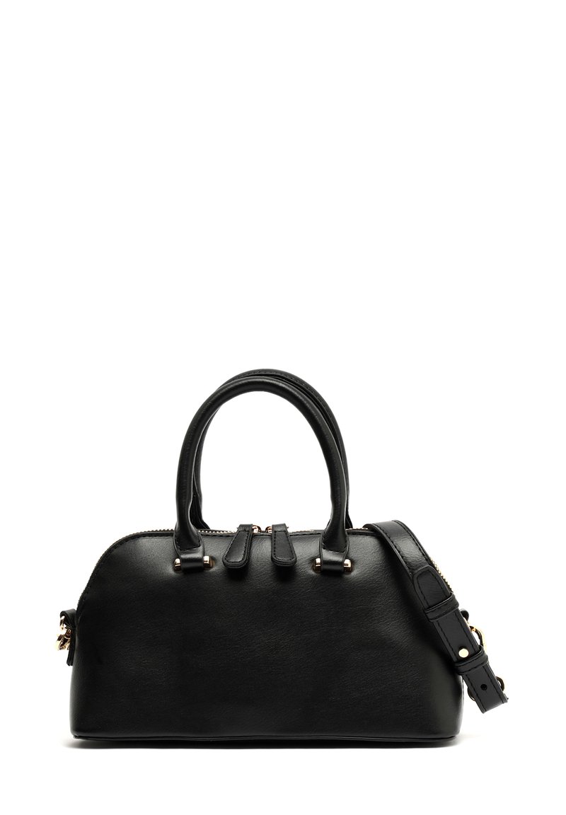 Musta nahkainen käsilaukku, jossa on kaksi yläpudea ja irrotettava olkahihna. Varustettu kultasävyisellä varustuksella ja pyöristetyllä muodolla.