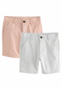 Twee paar shorts: één in zachtroze en één in lichtgrijs. Beide hebben voorzakken, knoopsluitingen en een klassieke snit.