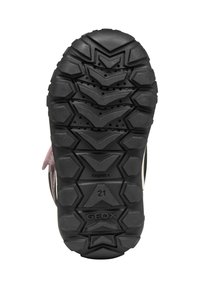 Suela de zapato de goma negra con patrón texturizado; presenta surcos profundos para tracción y marca en relieve "GEOX" y "RESPIRA."