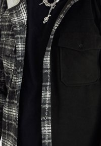 SIKSILK Tunn jacka - black