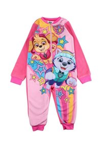 Grenouillère rose avec des dessins de chiens cartoon sur le devant, accompagnée d'étoiles colorées et de motifs à rayures. Tissu doux, fermeture éclair et poignets côtelés.