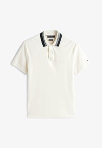 Wybrany, ivory petal