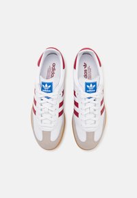 adidas Originals SAMBA OG UNISEX - Treniņu apavi - footwear white/collegiate burgundy