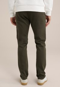 WE Fashion THE JOG - Pantaloni chino - green