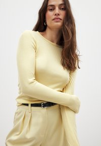 ROUND NECK  - Longsleeve - light yellow