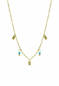 Collier en chaîne dorée avec des accentuations en turquoise et en perles dorées, comportant quatre petites étiquettes dorées suspendues à la chaîne.