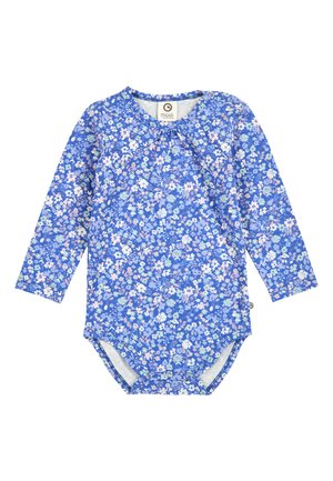 Blauw babyrompertje met lange mouwen, bedrukt met bloemen in roze, wit en lichtblauw, met drukknoopsluiting aan de onderkant.