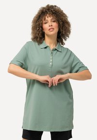 Ulla Popken MANCHES COURTES - Polotričko - light moss green