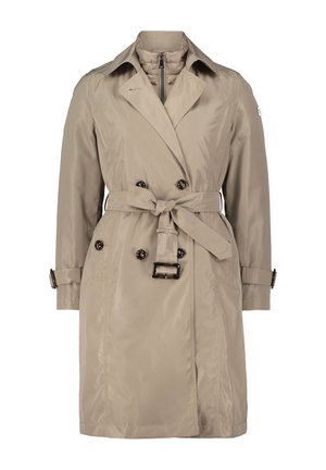 Beige színű trench coat, övvel a derekán, dupla gombolású, oldalsó zsebekkel. Galléros nyakkal és állítható mandzsettákkal rendelkezik.