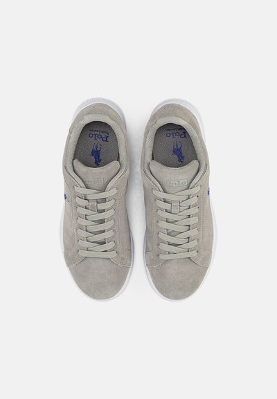 Polo Ralph Lauren HERITAGE COURT II SUEDE SNEAKER - Αθλητικά παπούτσια - soft grey/heritage royal pp