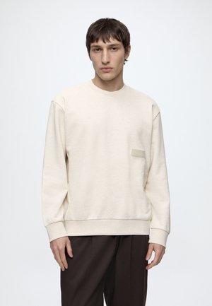 BOSS CREWNECK mleczny