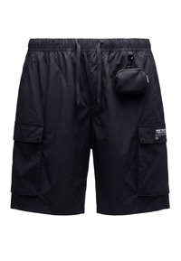 Μαύρα cargo σορτς με ελαστική μέση, κορδόνια, πλαϊνές τσέπες με καπάκι και μια μικρή αποσπώμενη θήκη στερεωμένη στη δεξιά πλευρά.