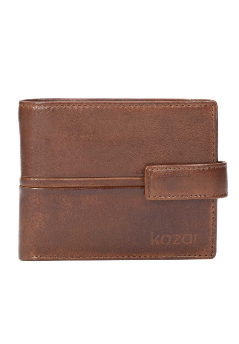 Bruine leren portemonnee met een strak design, voorzien van een horizontale band en een drukknoopsluiting. Gepersonaliseerd logo op de voorkant, gladde textuur.
