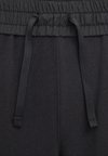 K NSW CTY UTLITY EO TF WZ PNT - Cargobukse - black